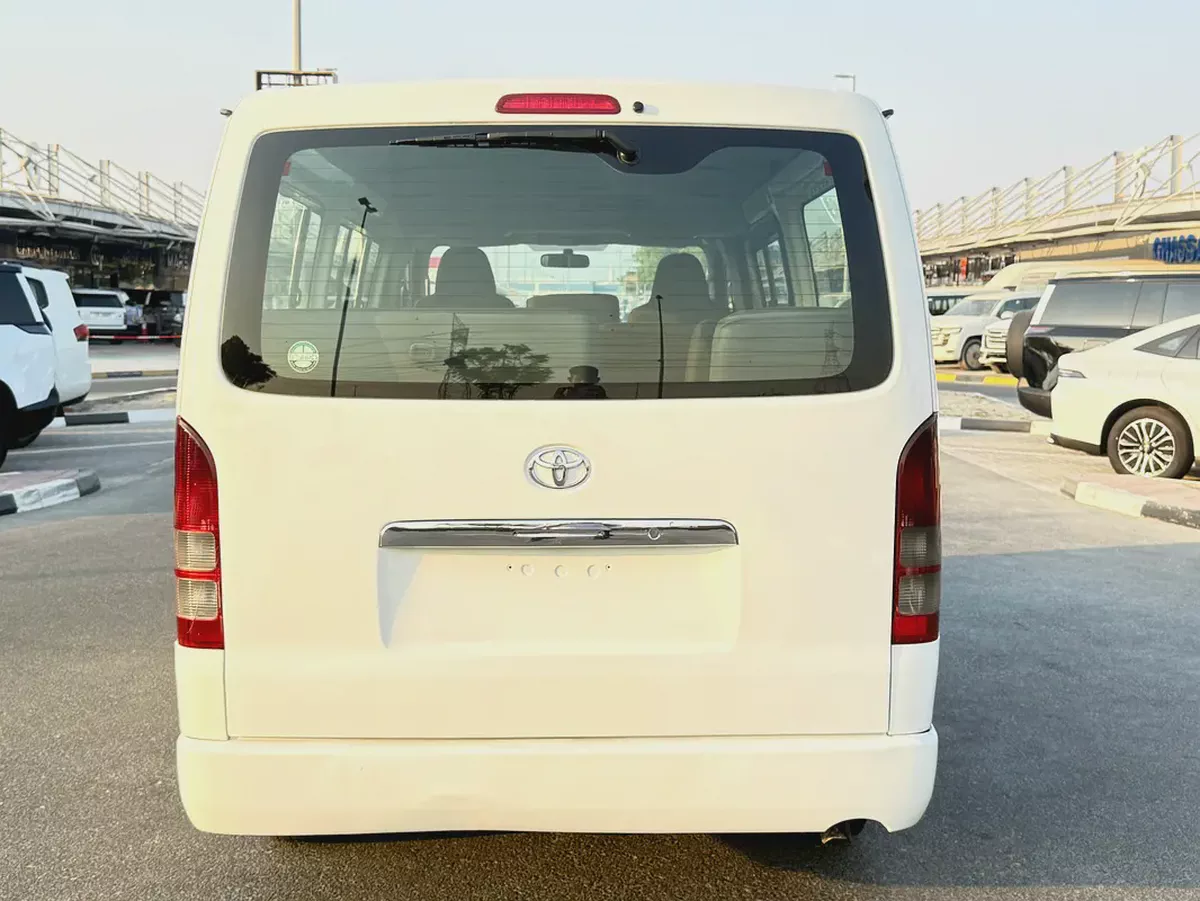 Toyota Hiace 2012 GCC Specs-passenger Van - excellent condition-2-2