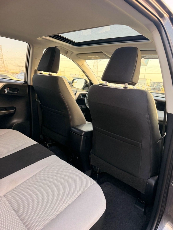 Toyota RAV4 EXR XLE Full option