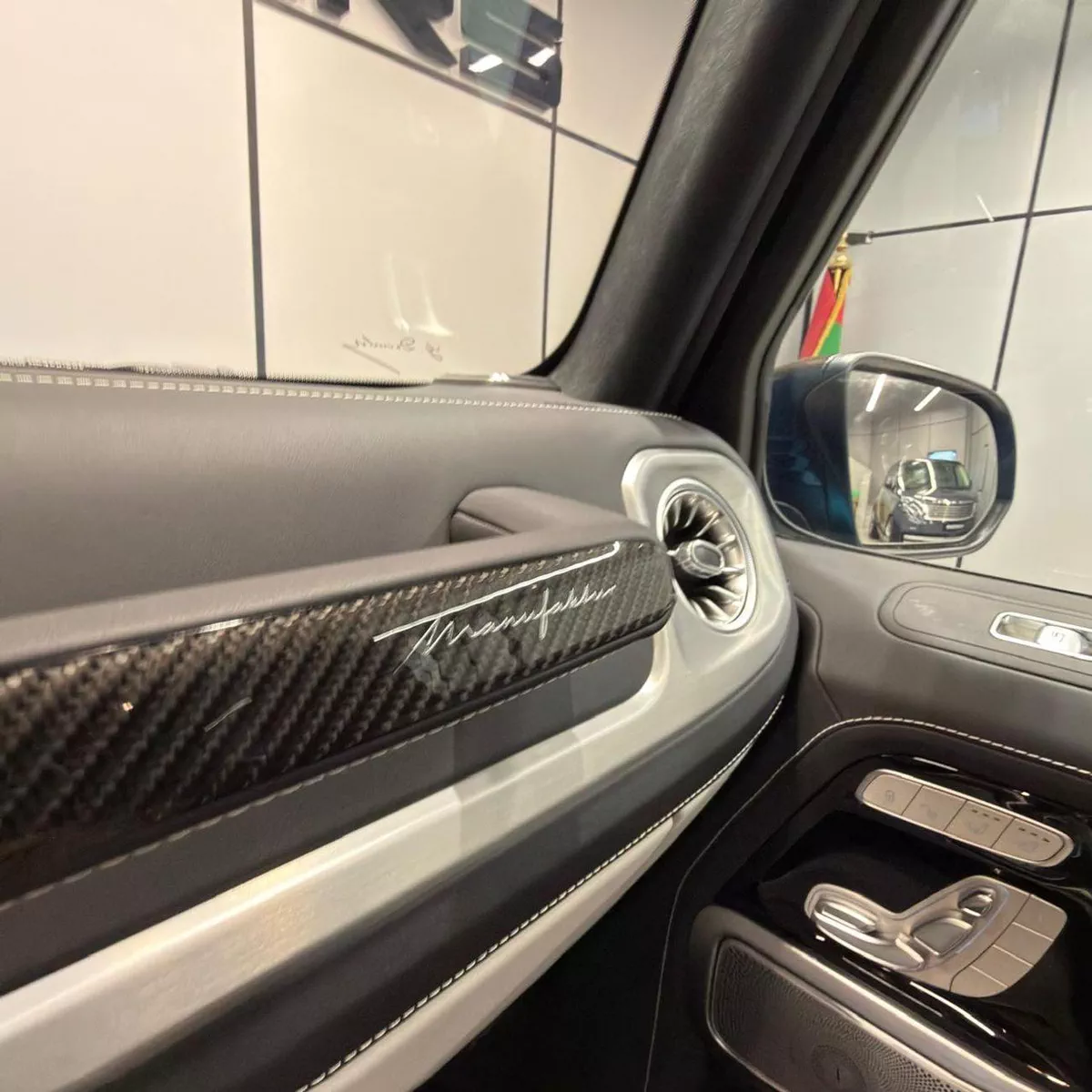 Mercedes Benz G63 AMG STANDARD | Japan Specs-16-0