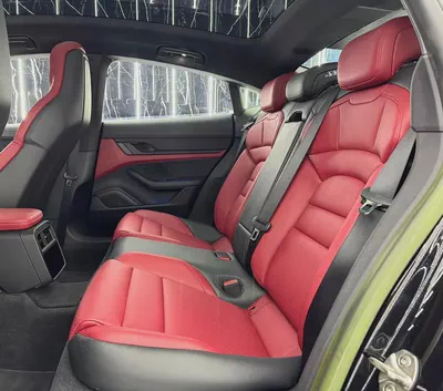 Exclusive Offer | GCC | Very Low Mileage | Warranty 2027 | Al Naboodah Full Service History-18
