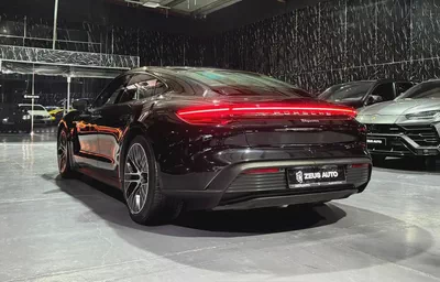 Exclusive Offer | GCC | Very Low Mileage | Warranty 2027 | Al Naboodah Full Service History-3