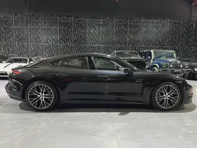 Exclusive Offer | GCC | Very Low Mileage | Warranty 2027 | Al Naboodah Full Service History-7