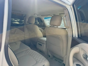 Nissan patrol 2016 white cooor GCC calen car