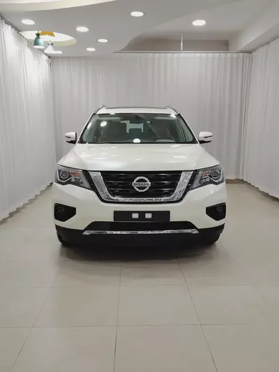 Nissan Pathfinder SV 2018 GCC Specs | Excellent Condition | Family SUV-1