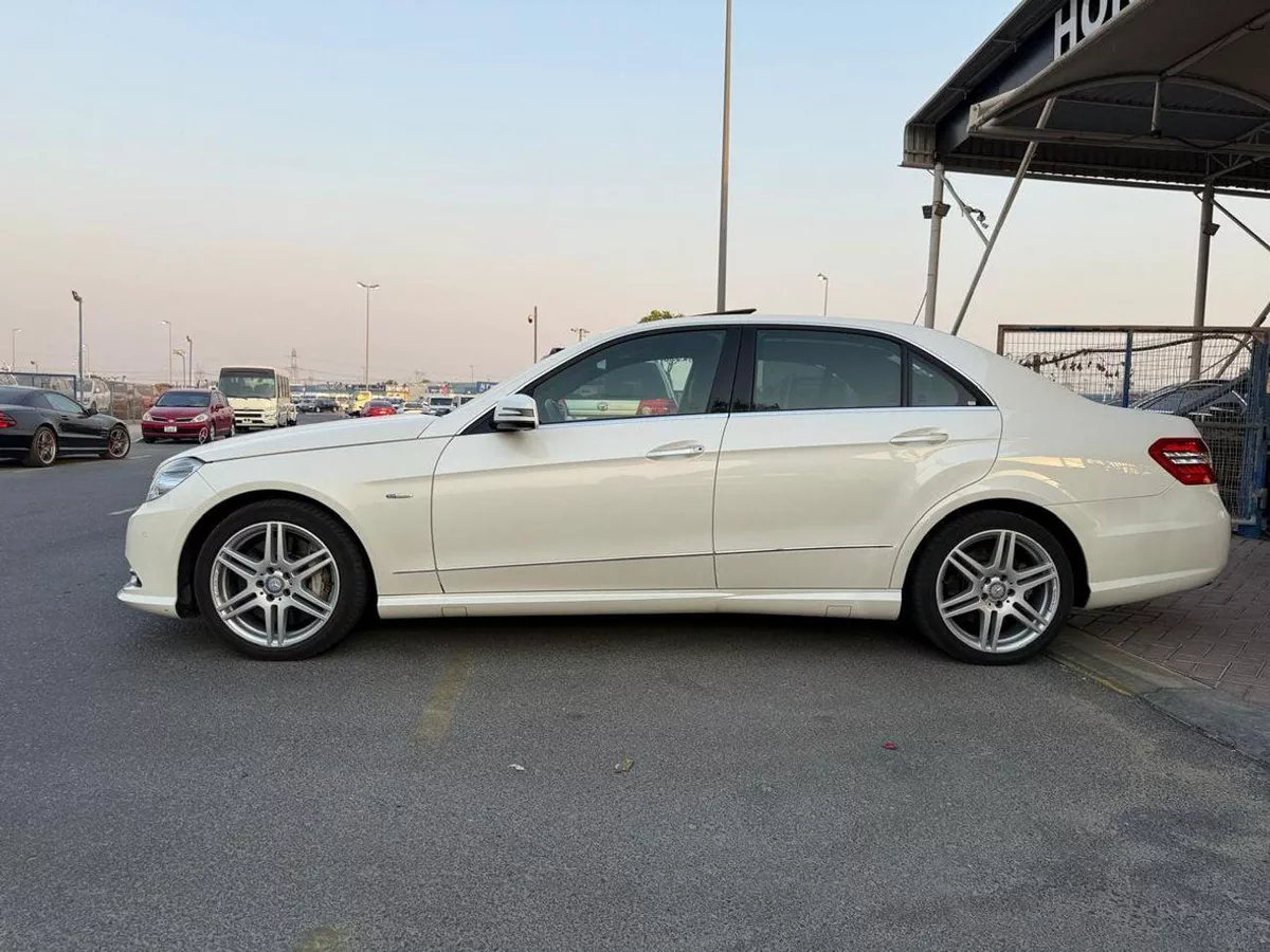 Mercedes Benz E 550-3-0