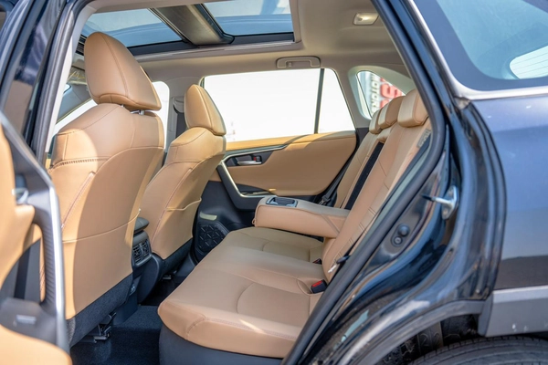TOYOTA RAV4 2.5L HYBRID PANORAMIC SUNROOF 2025