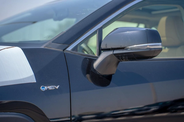 TOYOTA RAV4 2.5L HYBRID PANORAMIC SUNROOF 2025