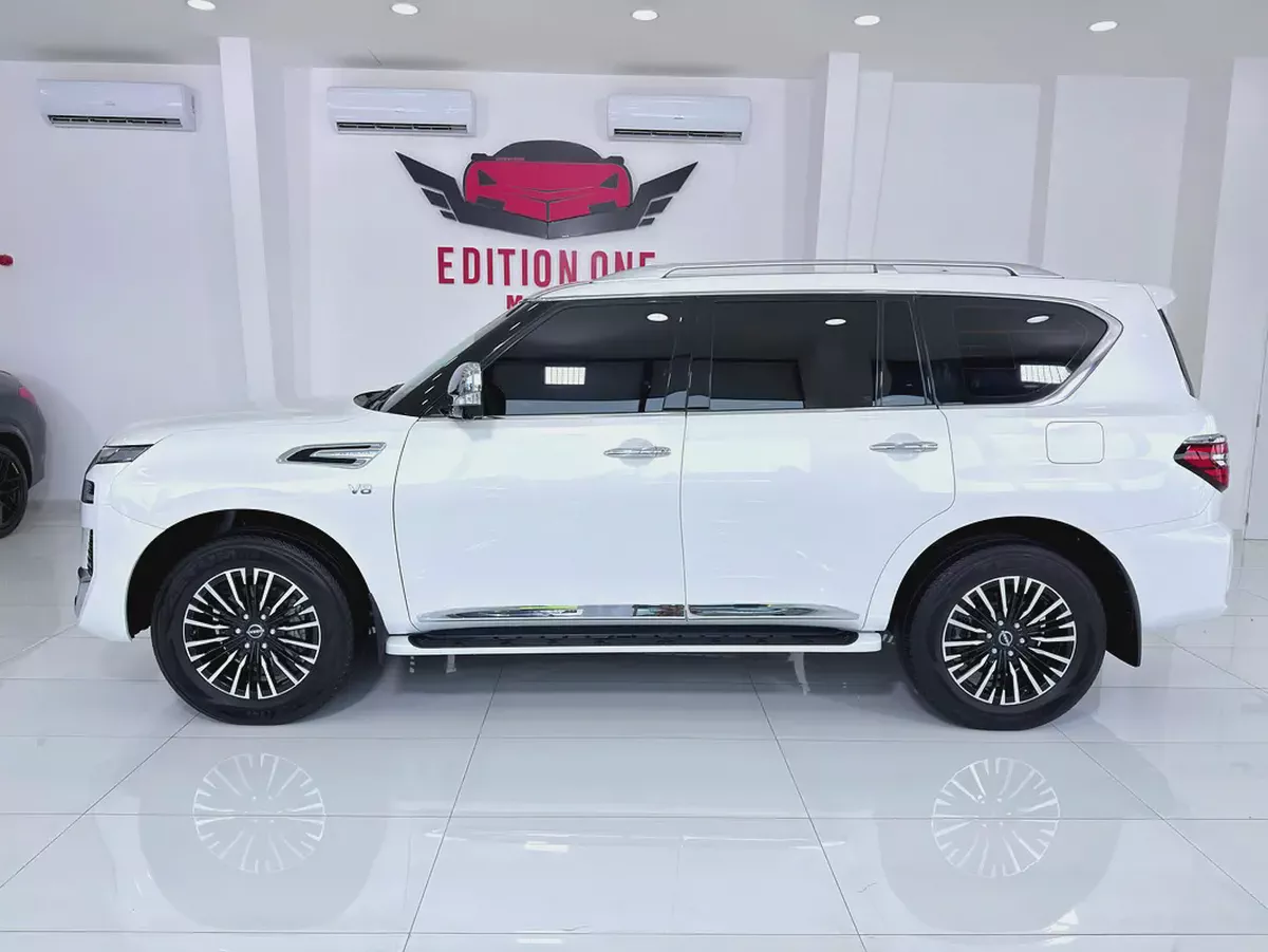 Nissan Patrol LE Platinum 2024 - GCC Specs - Brand New-3-3