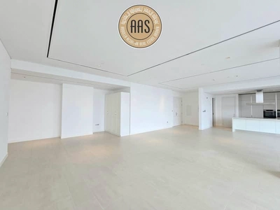Luxurious Apartment ! Lagoon view ! Fully Fitted Kitchen ! With All Aminities ! Spacious-11