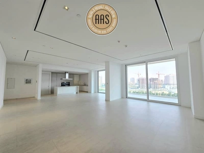 Luxurious Apartment ! Lagoon view ! Fully Fitted Kitchen ! With All Aminities ! Spacious-0