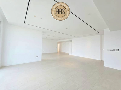 Luxurious Apartment ! Lagoon view ! Fully Fitted Kitchen ! With All Aminities ! Spacious-5
