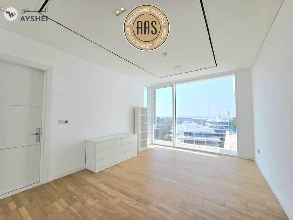 Luxurious Apartment ! Lagoon view ! Fully Fitted Kitchen ! With All Aminities ! Spacious-14-14
