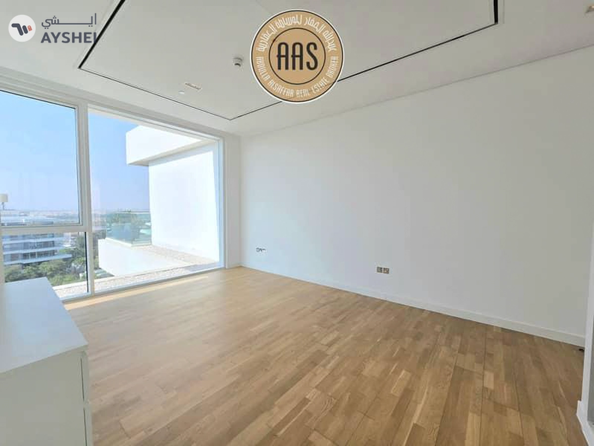 Luxurious Apartment ! Lagoon view ! Fully Fitted Kitchen ! With All Aminities ! Spacious-15-15