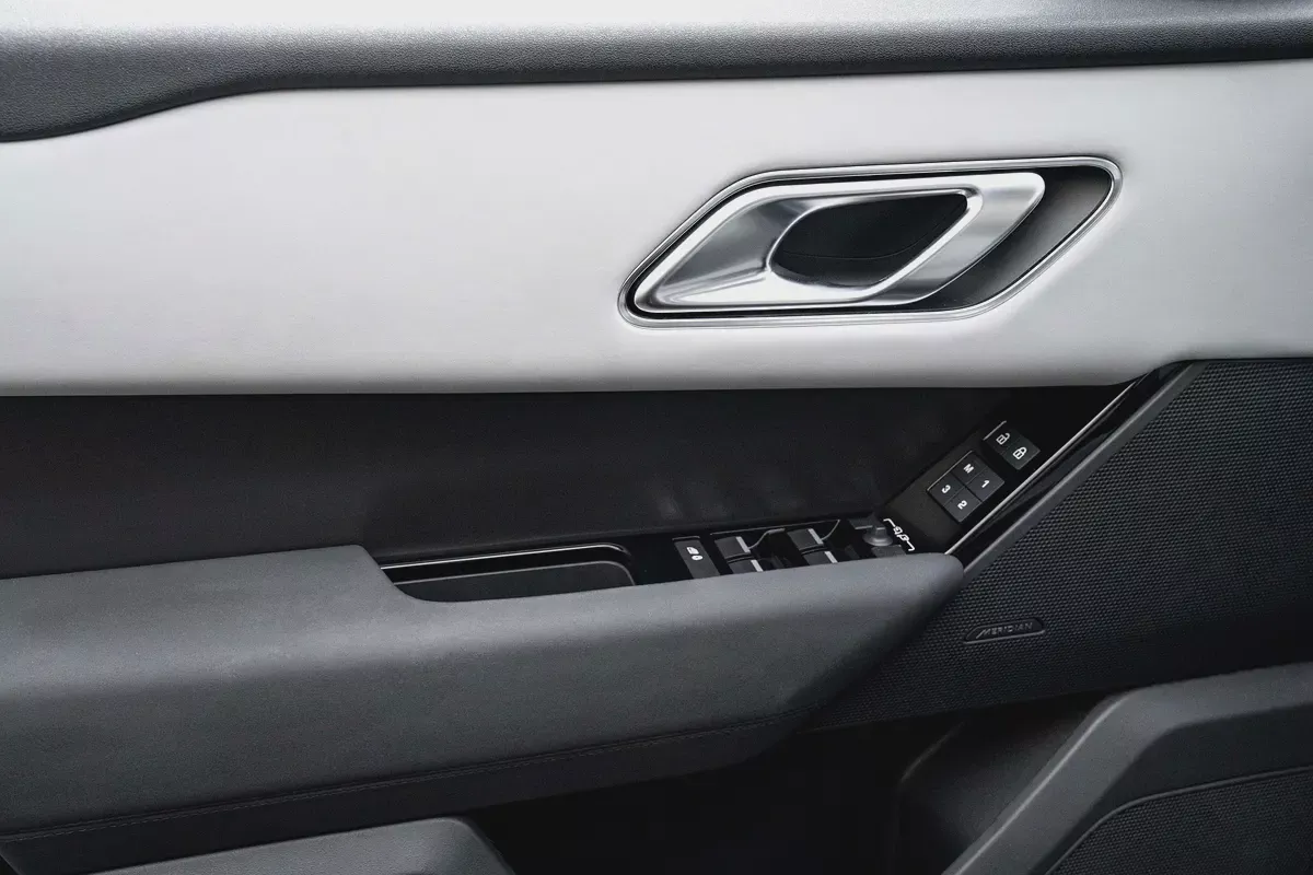 4,896 P.M | VELAR SE R-DYNAMIC | 2028 WARRANTY | 0% Downpayment-12-12