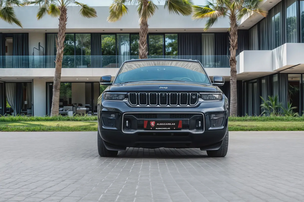 3,428 P.M |  Grand Cherokee Overland | 0% Downpayment | Perfect Condition!-3-3