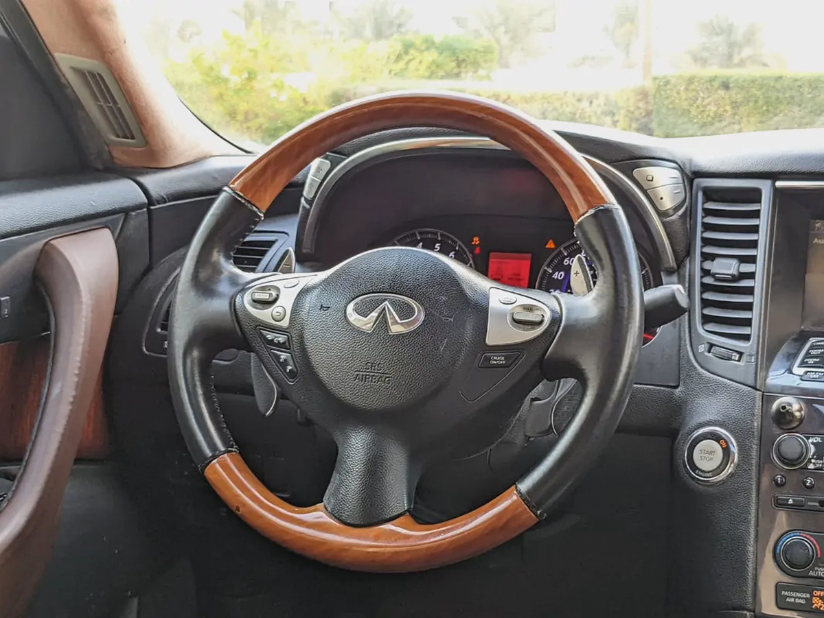 Infiniti FX35 Sport 2009 | American Specs | Well Maintained Luxury SUV With Low KM