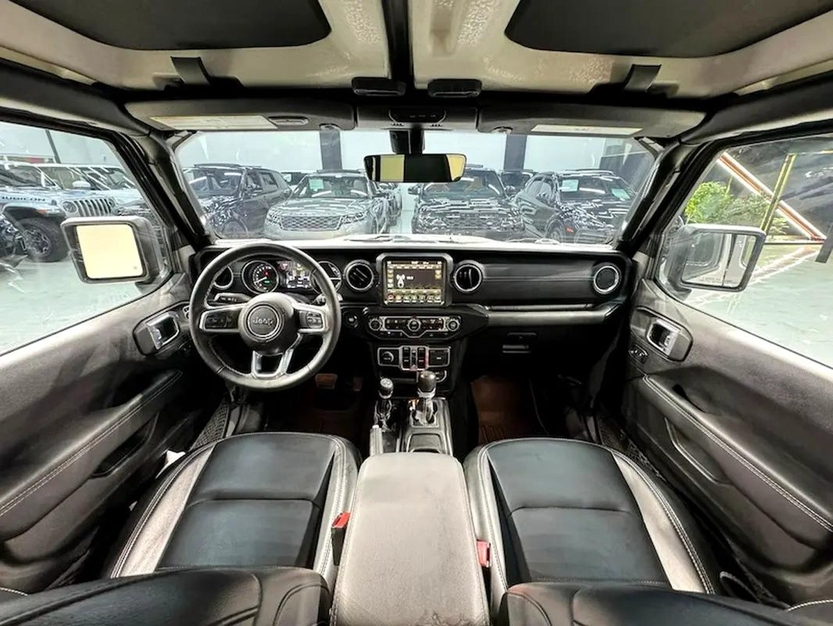 2022 - Jeep Wrangler Sahara UNLIMITED 4XE edition - V4-8-8