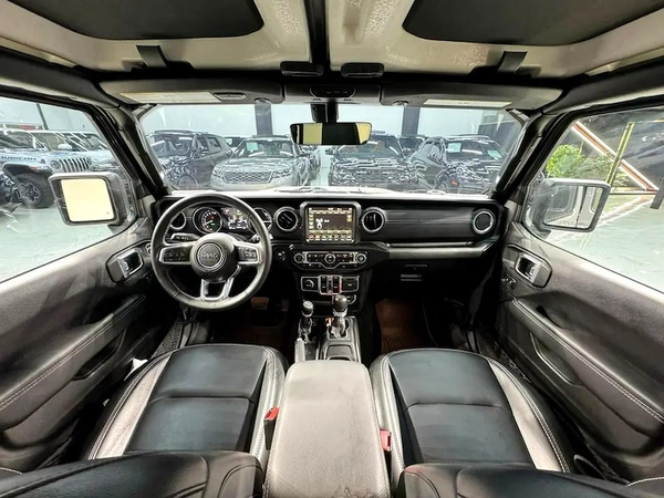2022 - Jeep Wrangler Sahara UNLIMITED 4XE edition - V4