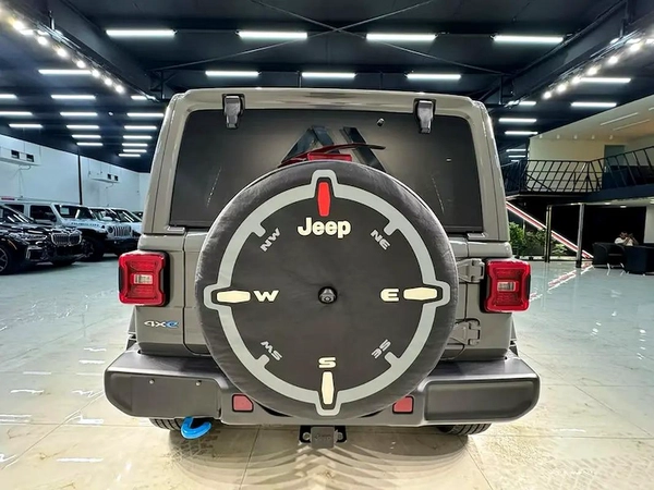 2022 - Jeep Wrangler Sahara UNLIMITED 4XE edition - V4