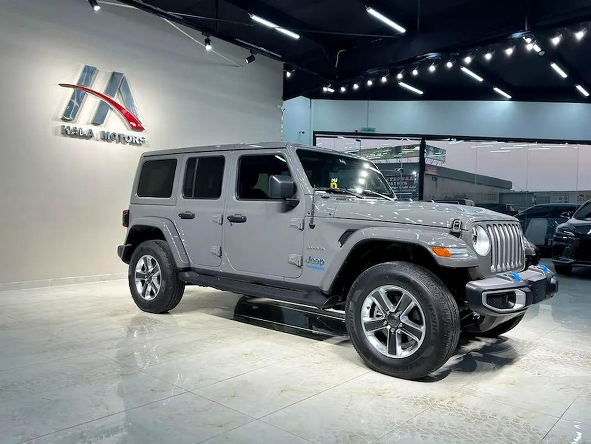 2022 - Jeep Wrangler Sahara UNLIMITED 4XE edition - V4-13-13