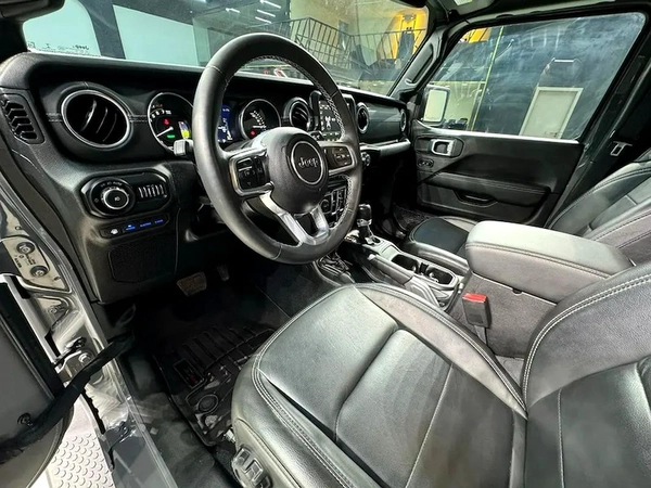 2022 - Jeep Wrangler Sahara UNLIMITED 4XE edition - V4