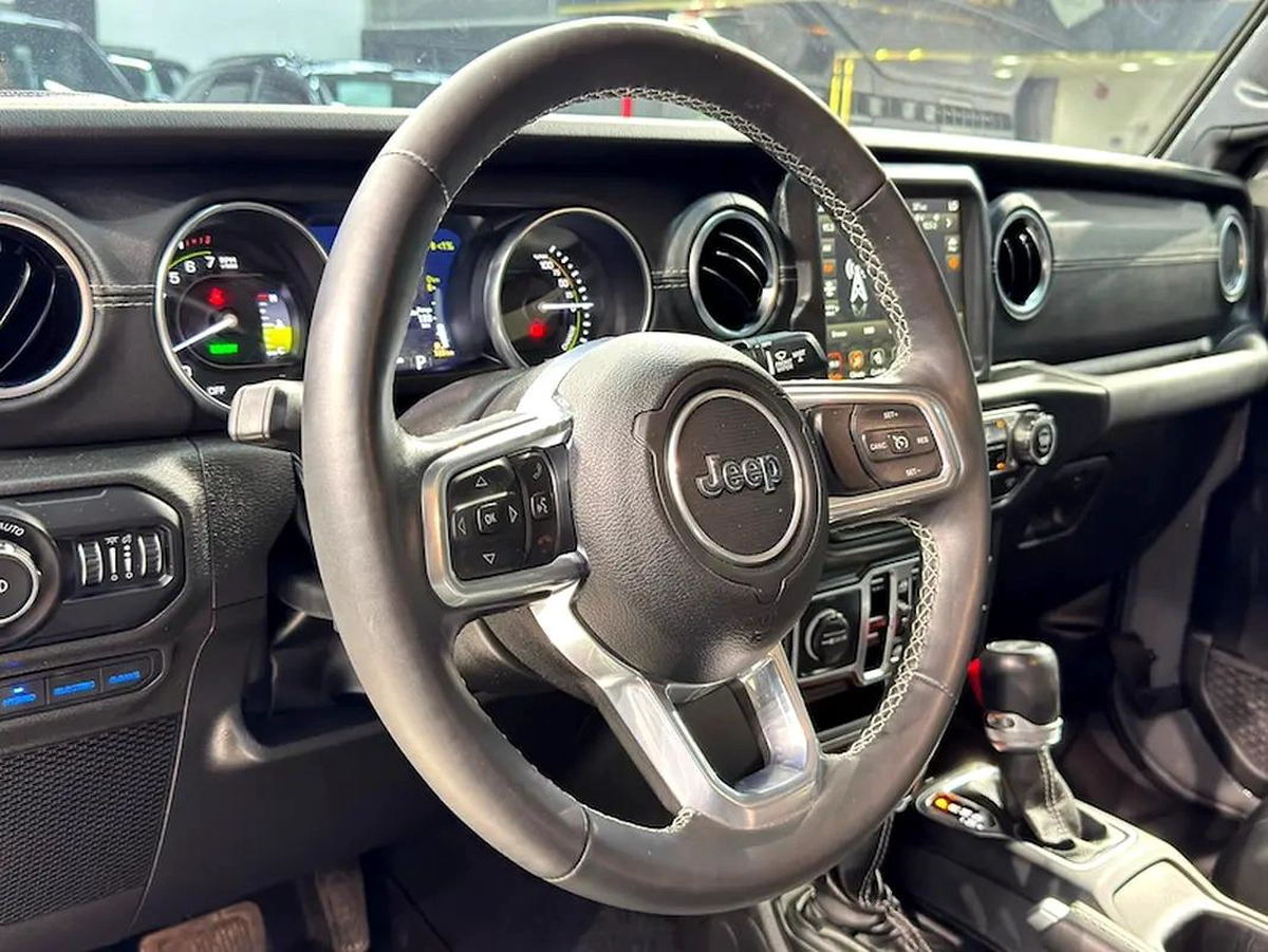 2022 - Jeep Wrangler Sahara UNLIMITED 4XE edition - V4-12-12