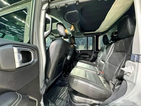 2022 - Jeep Wrangler Sahara UNLIMITED 4XE edition - V4
