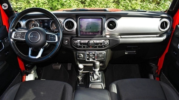 Jeep Wrangler SAHARA  Canadian Specs