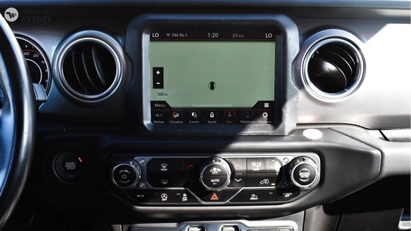 Jeep Wrangler SAHARA  Canadian Specs