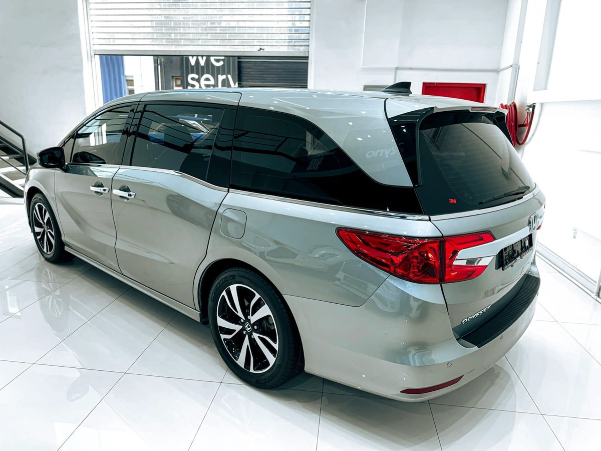 2019 Honda Odyssey Touring 3.5L V6 // EMI starting from 1,750 AED-3-3