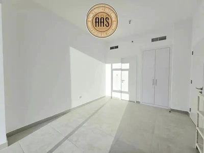 Spacious! Luxurious 2BHK Ready to Move Only in 82.5k/yr-3