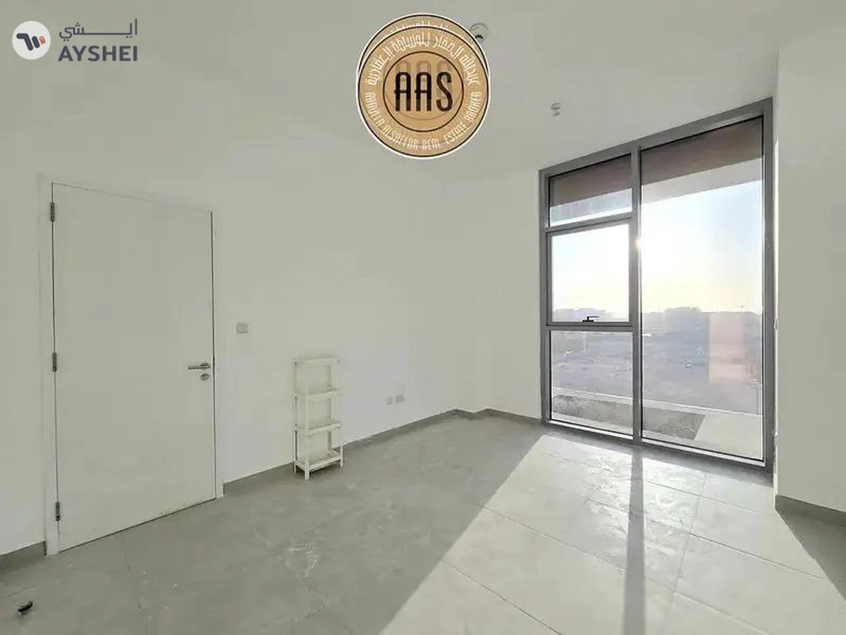 Spacious! Luxurious 2BHK Ready to Move Only in 82.5k/yr-5-5