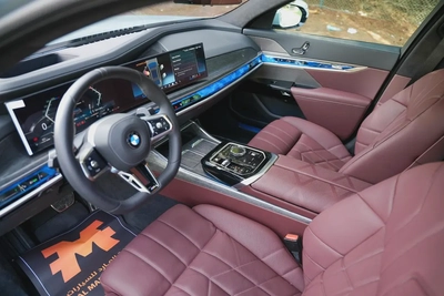 BMW 735i M Sport Individual – 2026 | GCC | Only 2,478 KM | AED 399,000-4