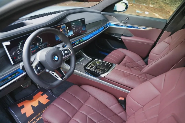 BMW 735i M Sport Individual – 2026 | GCC | Only 2,478 KM | AED 399,000