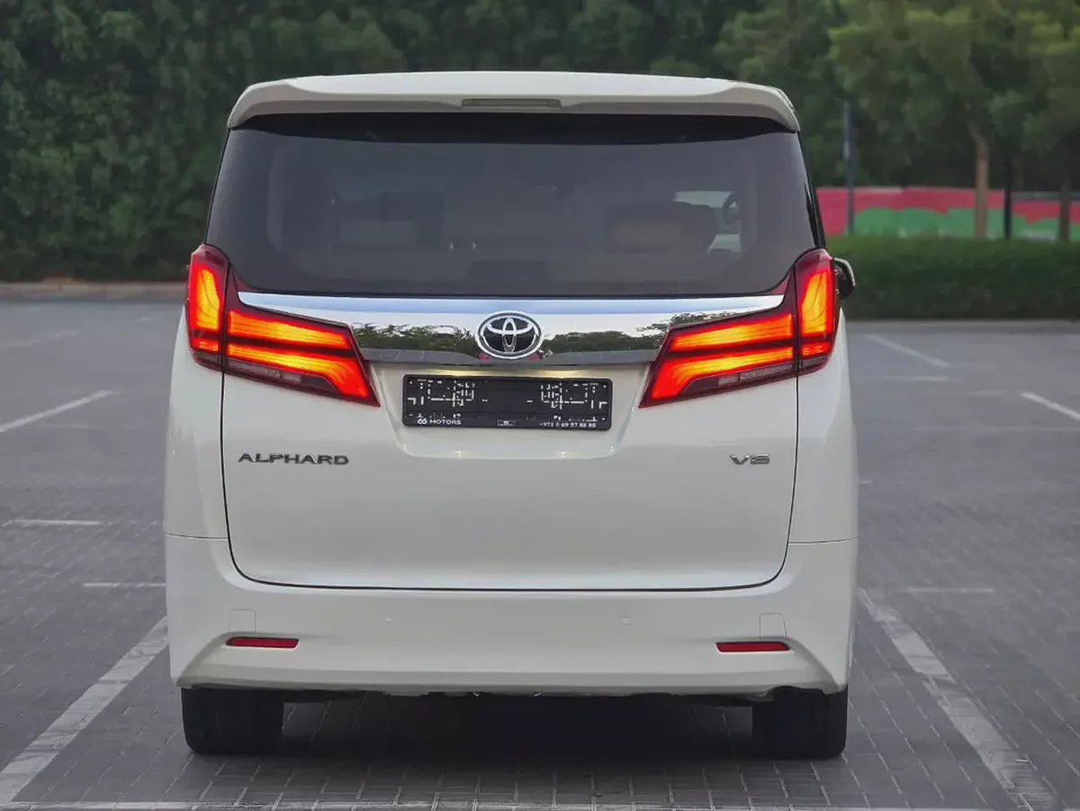 2019 Toyota Alphard V6 // Perfect condition // Single owner // Full option-5-5
