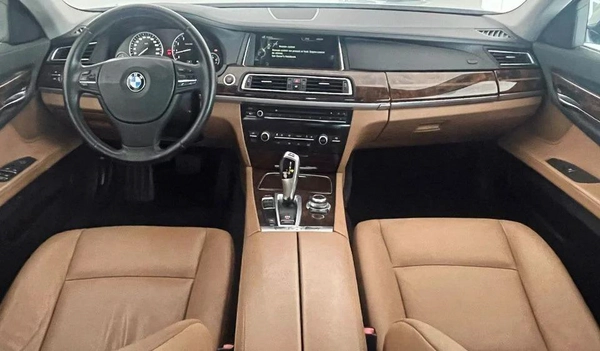 BMW 740Li V6 GCC SPECS - EXCELLENT CONDITION