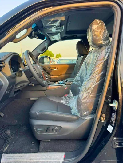 Toyota Land Cruiser GXR 3.3L DIESEL || LEATHER WITH PWR SEATS | RADAR | FRONT CAMER | BIG DVD | JBL SPEAKERS (CODE # LCD-7