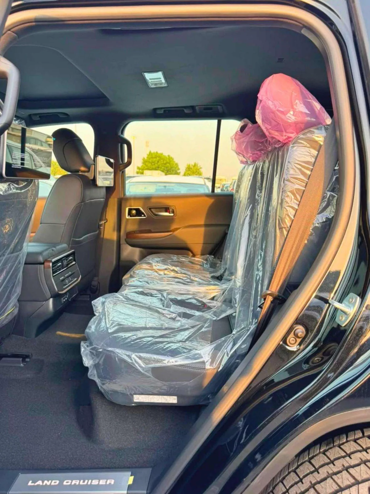 Toyota Land Cruiser GXR 3.3L DIESEL || LEATHER WITH PWR SEATS | RADAR | FRONT CAMER | BIG DVD | JBL SPEAKERS (CODE # LCD-9-0