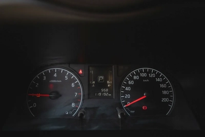 High-Roof 13-Seater Passenger Van | Automatic | GCC Specs | Ref#N75900-13