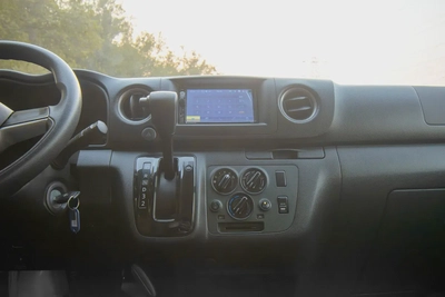 High-Roof 13-Seater Passenger Van | Automatic | GCC Specs | Ref#N75900-14