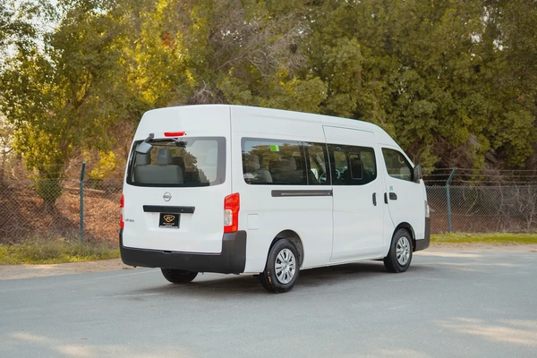 High-Roof 13-Seater Passenger Van | Automatic | GCC Specs | Ref#N75900