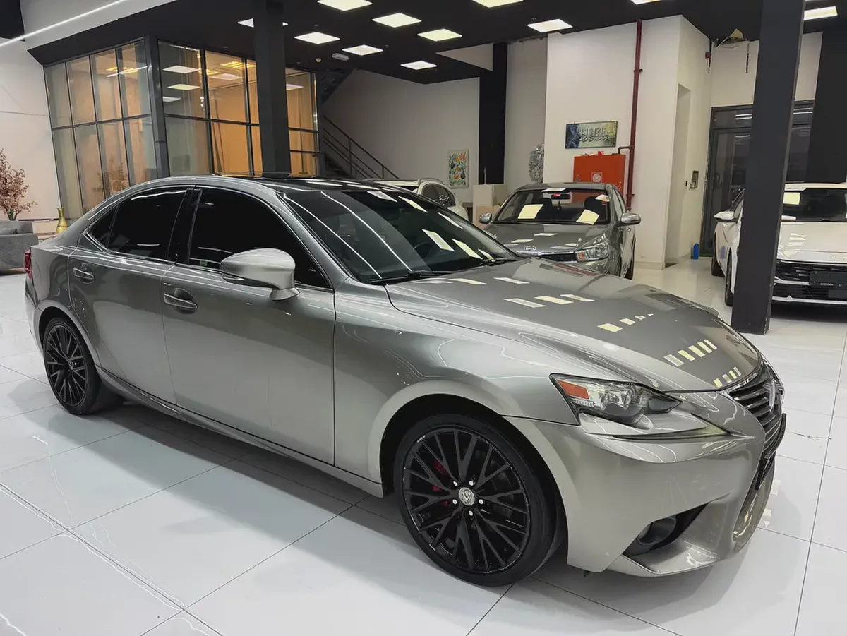 Lexus IS 250 Premier 2014 | Canadian Specs | Well Maintained-2-2