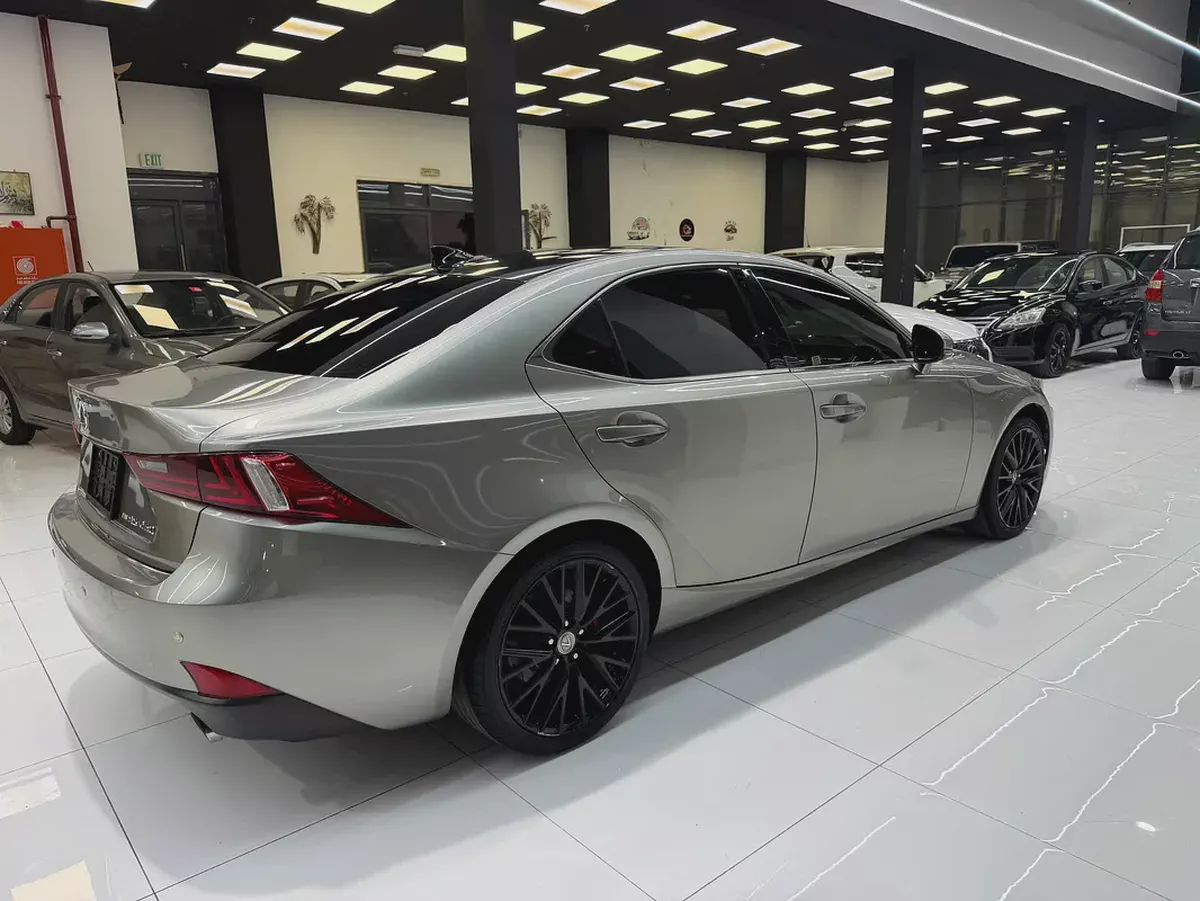 Lexus IS 250 Premier 2014 | Canadian Specs | Well Maintained-3-3