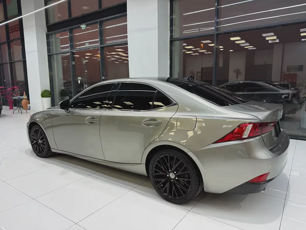 Lexus IS 250 Premier 2014 | Canadian Specs | Well Maintained-5-5