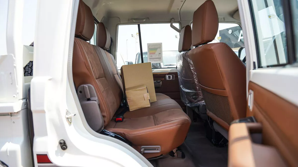Toyota Land Cruiser Pickup 70 TOYOTA LC79 DC 4.0L PTR 26 YM FULL LC79 DC 4L PTR 26 YM FULL-10-0