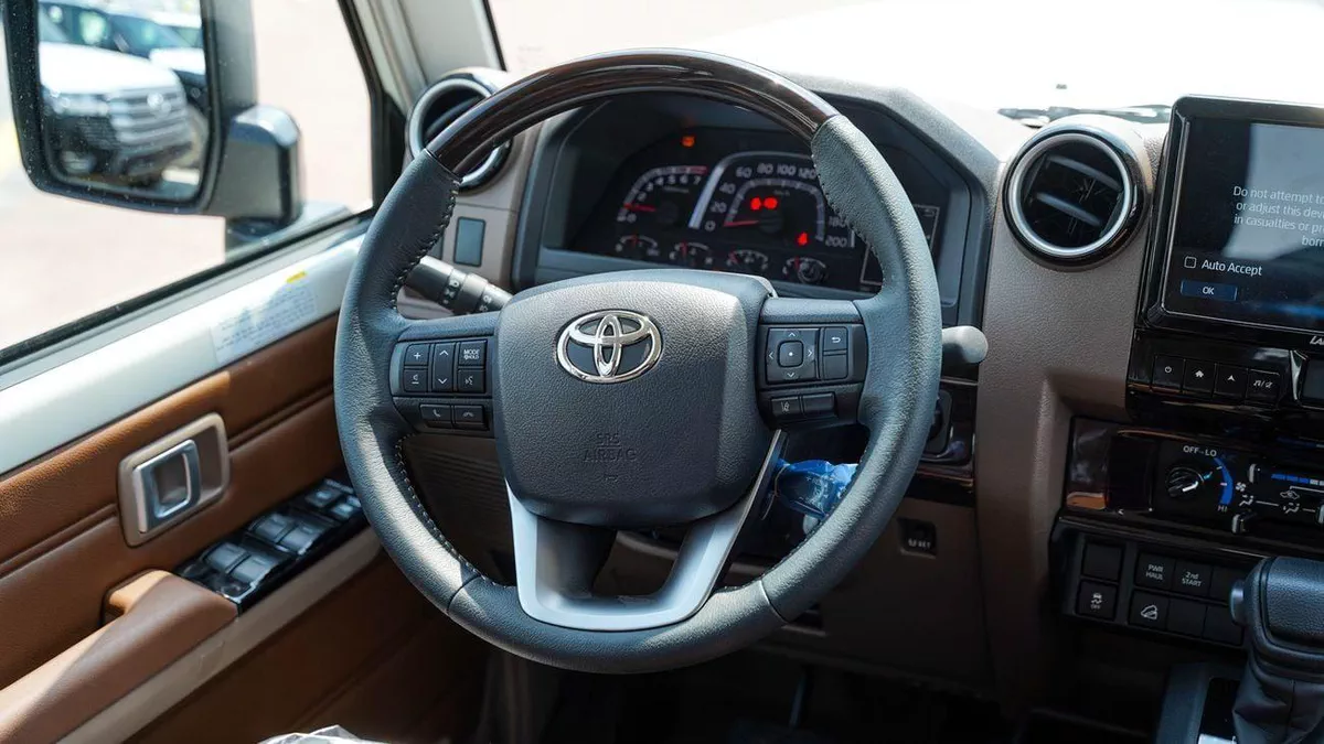 Toyota Land Cruiser Pickup 70 TOYOTA LC79 DC 4.0L PTR 26 YM FULL LC79 DC 4L PTR 26 YM FULL-4-0