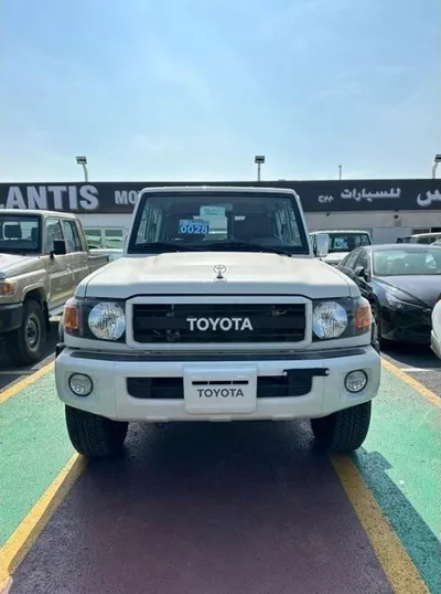 Toyota Land Cruiser 70 HT VXR Toyota Land cruiser LC71 4.0P Full Option MT MY2022-White70 universally-0