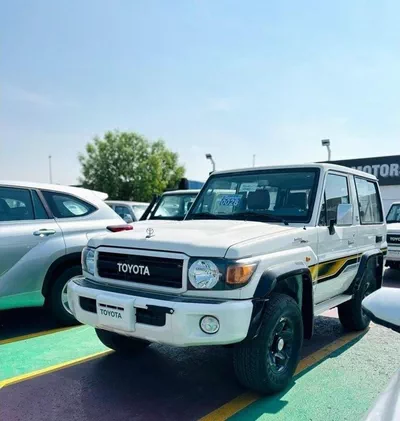 Toyota Land Cruiser 70 HT VXR Toyota Land cruiser LC71 4.0P Full Option MT MY2022-White70 universally-1