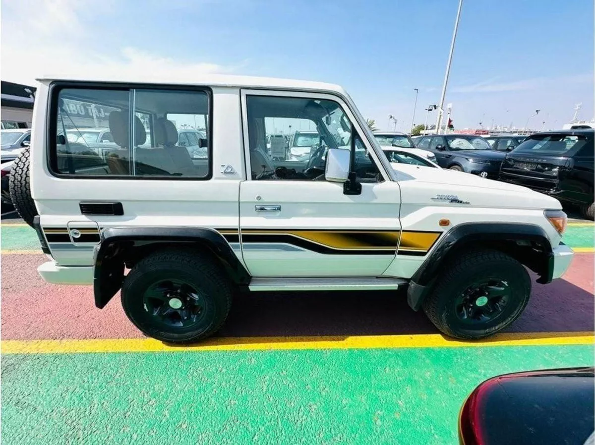 Toyota Land Cruiser 70 HT VXR Toyota Land cruiser LC71 4.0P Full Option MT MY2022-White70 universally-11-0