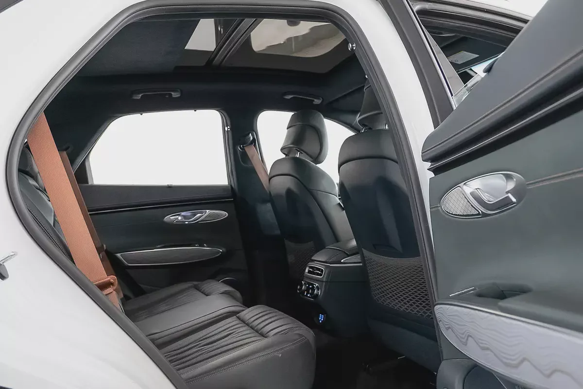 3,558 / 60 months | 0% DP | 2024 Genesis GV70 AWD 2.5L Premium / Genesis Warranty Service Contract-13-13